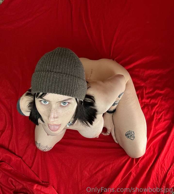 swipe to the last pic…..😏👌 2