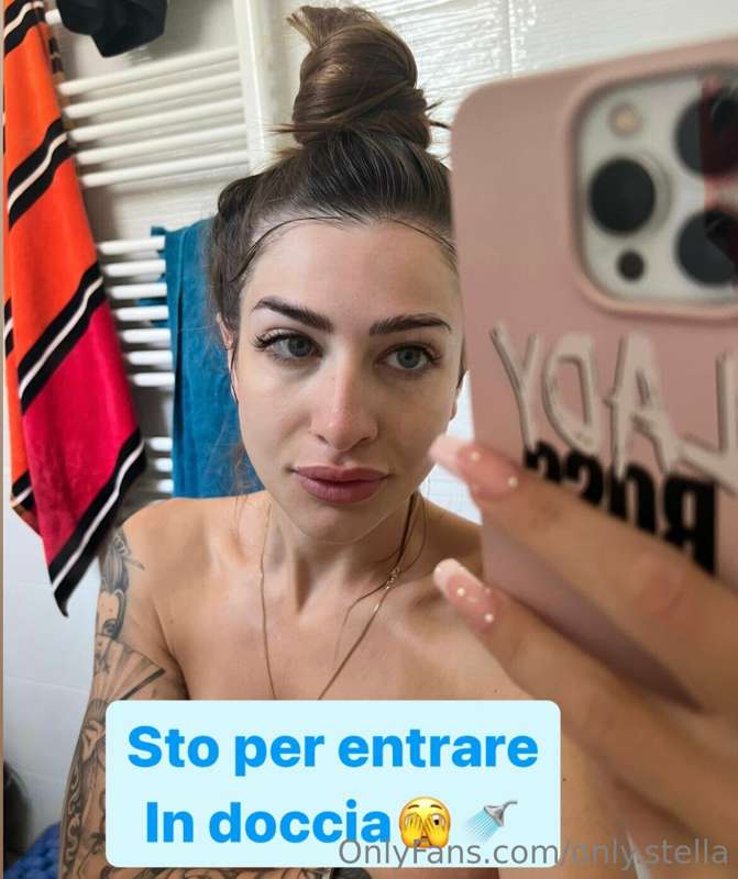 Sto per entrare in doccia🚿 ***poi ti mando un video*** 😏