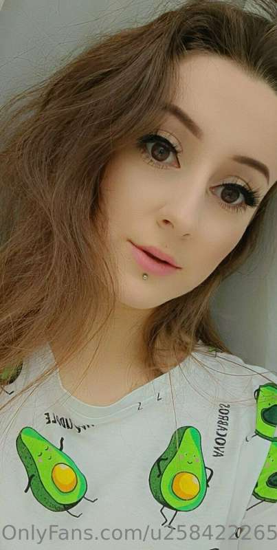 Someone says that a girl can't be both beautiful and smart. ..