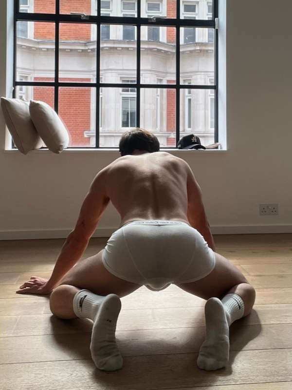 you come home to this what u doing next? 😈