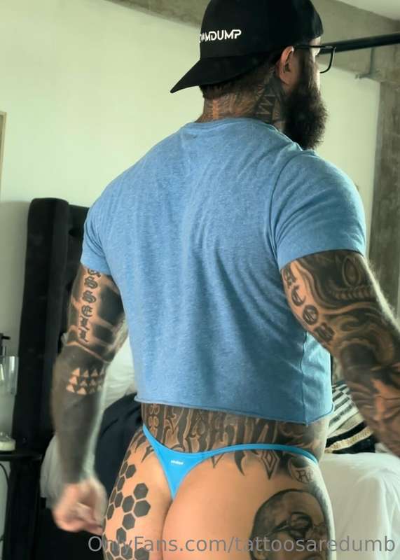 Happy humps day 🤪  *G-string and hat were gifted from the aw.. 2