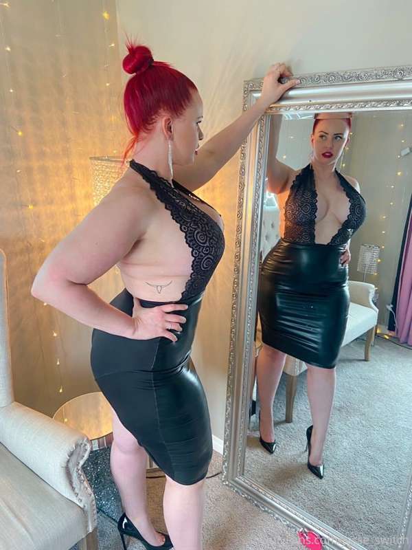 Omg this dress! Some good pics & some outtakes 😝 6