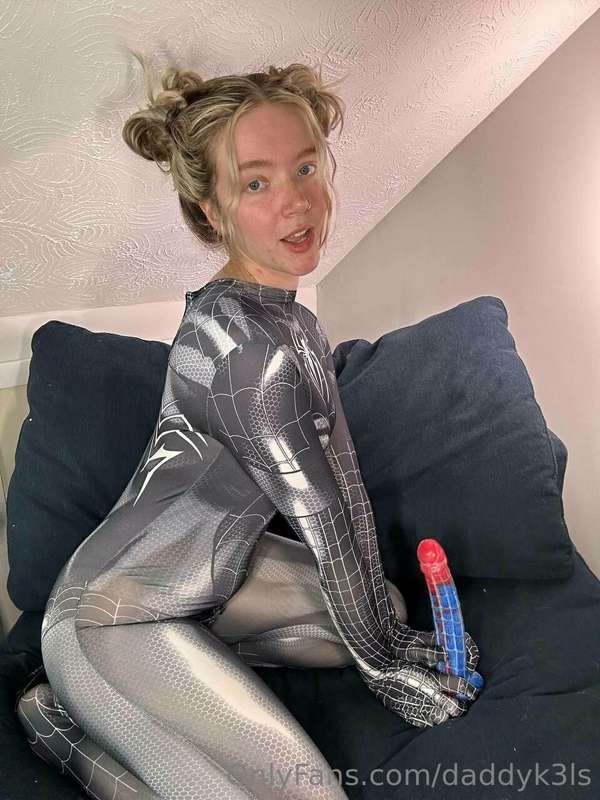 hey daddy...send me that naughty dm