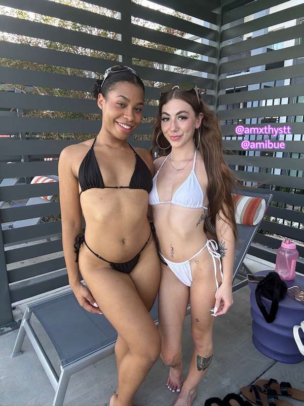 the 2 hottest girls at the pool 🌤️ 1