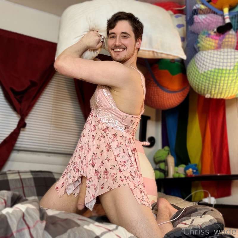 Do you like my nightgown? 💪 4
