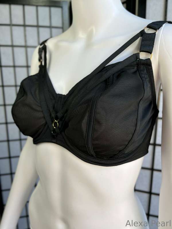 Just went though my whole daily worn bras collection and whe.. 3