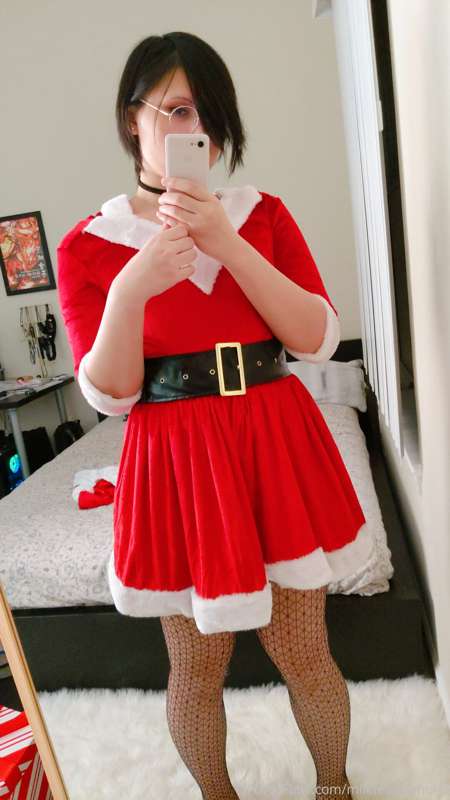 full set upload from last year, please enjoy while i hurry a.. 33