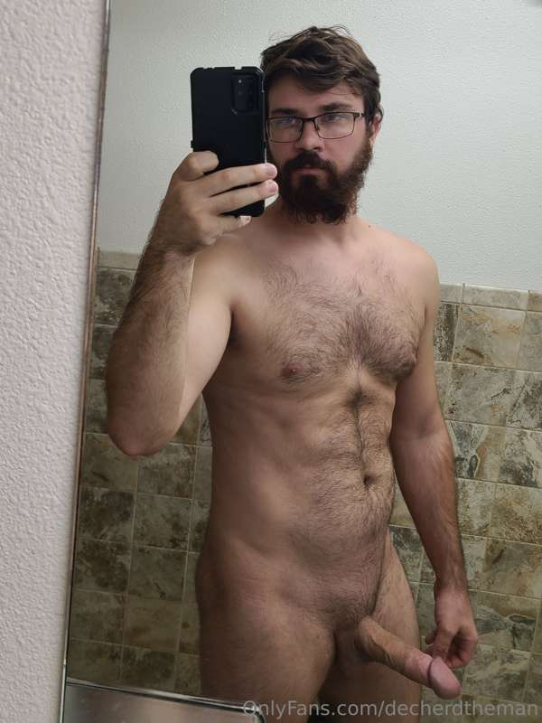 A bit of daddy's body and fat cock for you, as a treat.