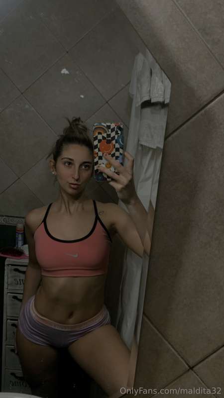 Hola🩷