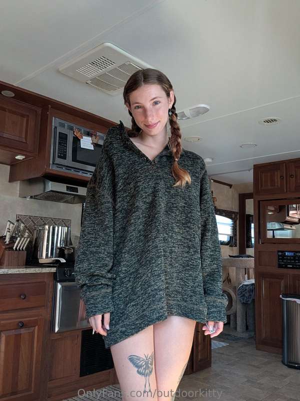 Let me wear your biggest sweater☺️ 2