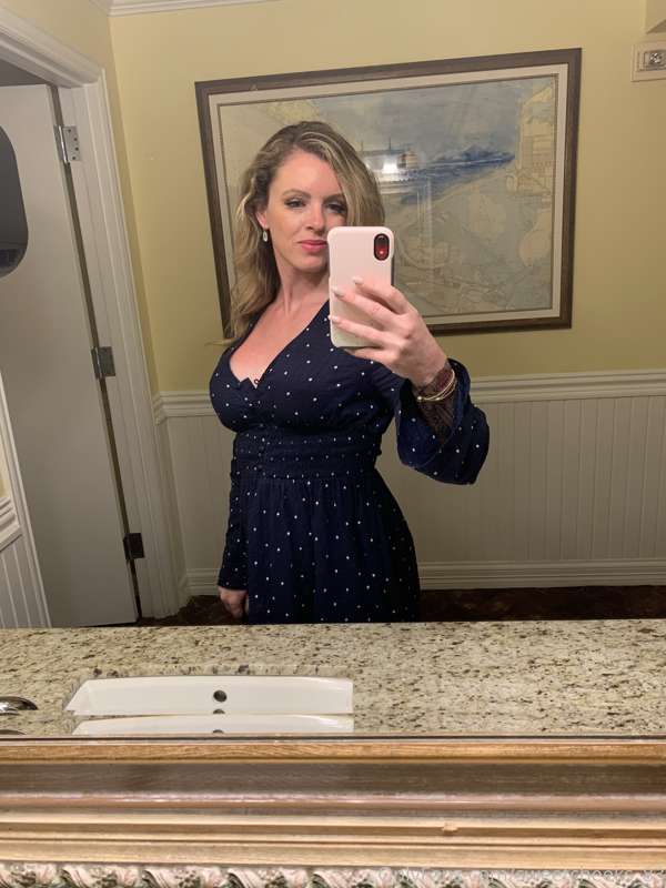 Do you like my dress? Going to the NASA space center today. ..