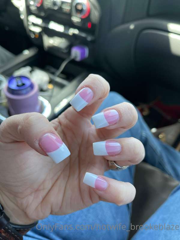 Fresh nails and toes!!! 👸🏻♠️🖤😘 2
