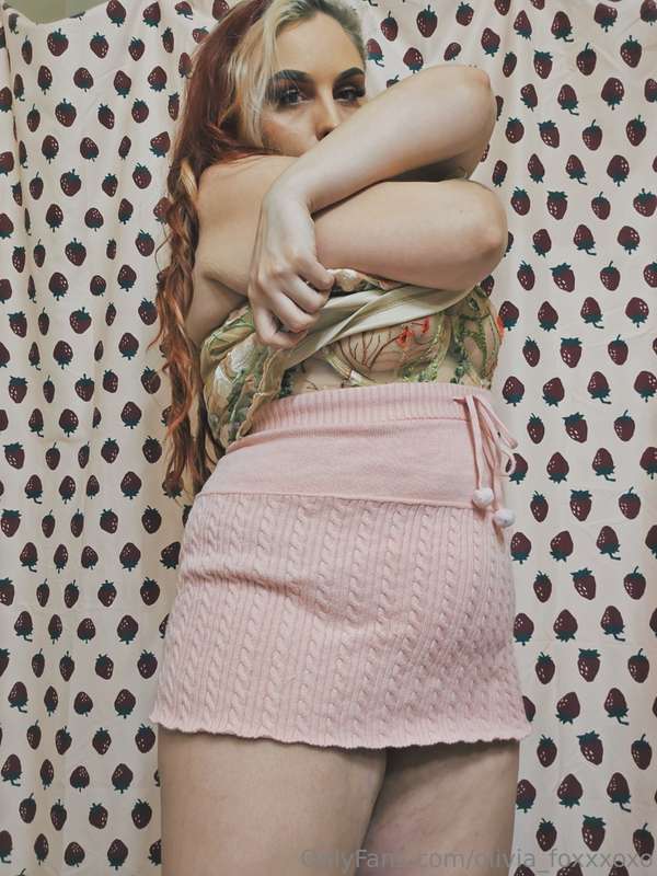 Strip, strip HOORAY it's FRIDAY 🎉  #pinup #18plusonly #short..