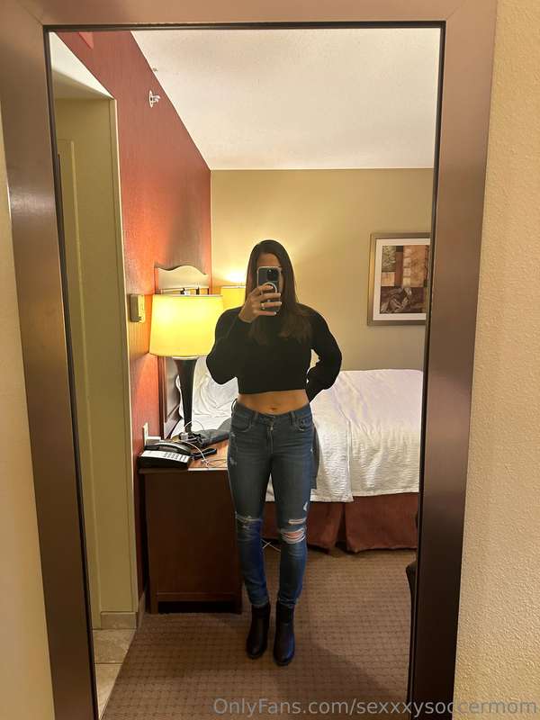 Is this a good outfit to wear when you’re meeting friends fo..