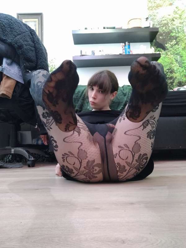 Hey everyone :)

New pictures for you all today. 
Decided to.. 13