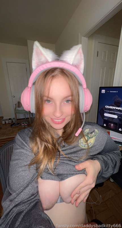 Daddysbadkitty666 - Fansly - 02 Dec, 2022 1