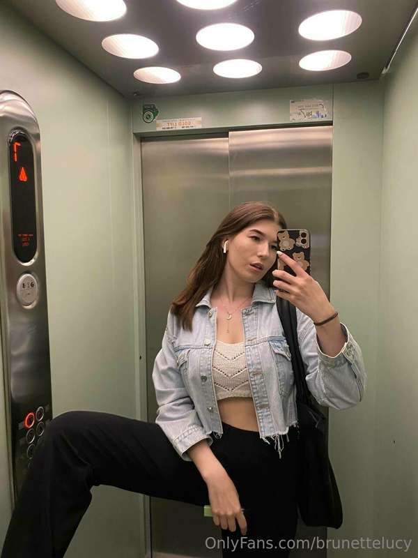 I want warm weather again so I can go out in these clothes🙄🙄 2