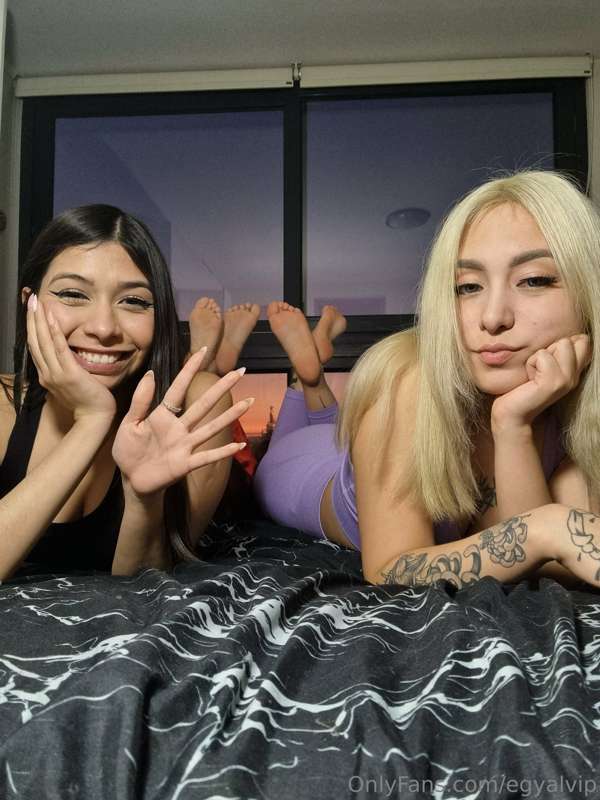 SET WITH MY FRIEND @camibarefoot ♡ 20