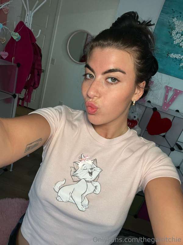 Just dropping in to send you all a kiss! Hope your day is as..