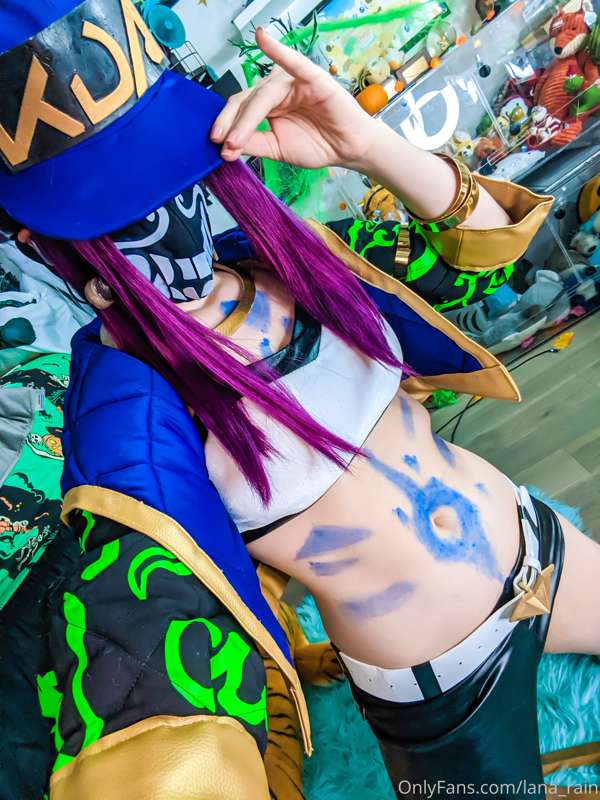 KDA Akali selfie set 2 1