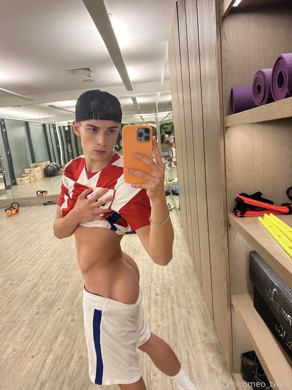Romeo_Twink - Onlyfans - 01 Dec, 2021
