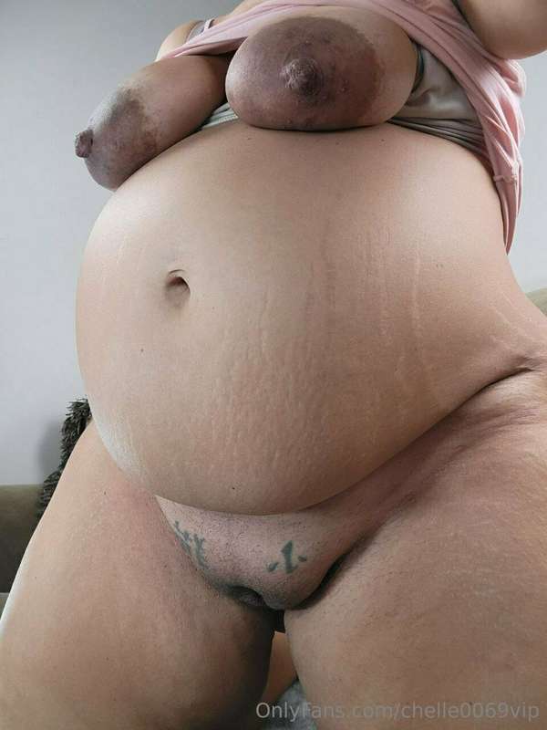 As promised....double pervy nudes today seeing I forgot to p.. 7