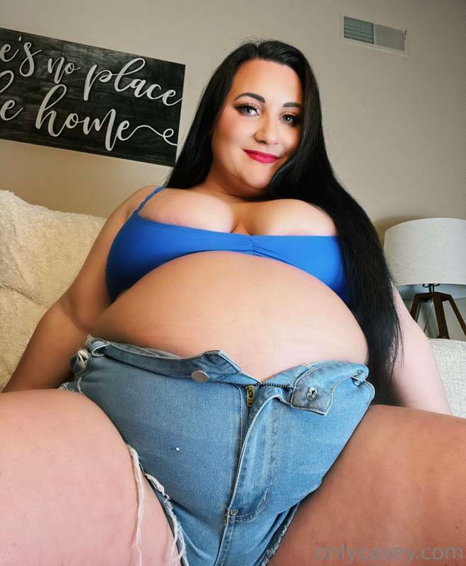 These size 20s are getting awfully tight 🤭🙈💙