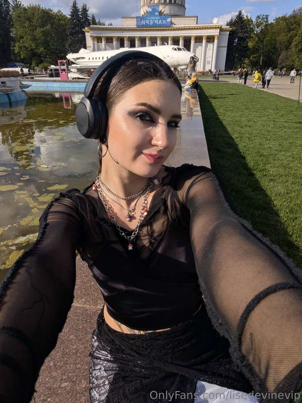 Can you guess what kind of music i love ?🥵