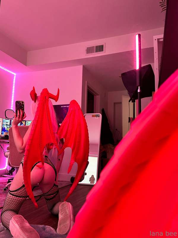 I can drain every ounce of your cum… just summon me ;) 2
