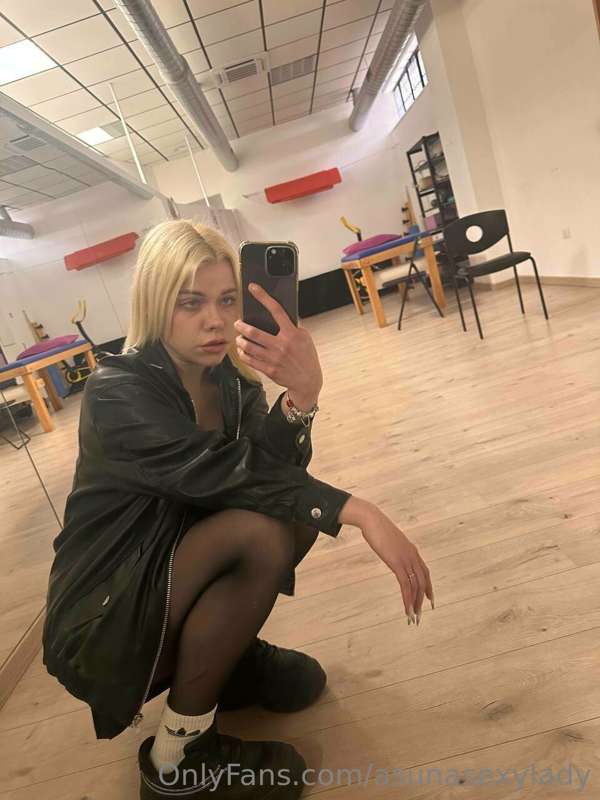 Do you like anal or blow jobs? For me there is no difference..