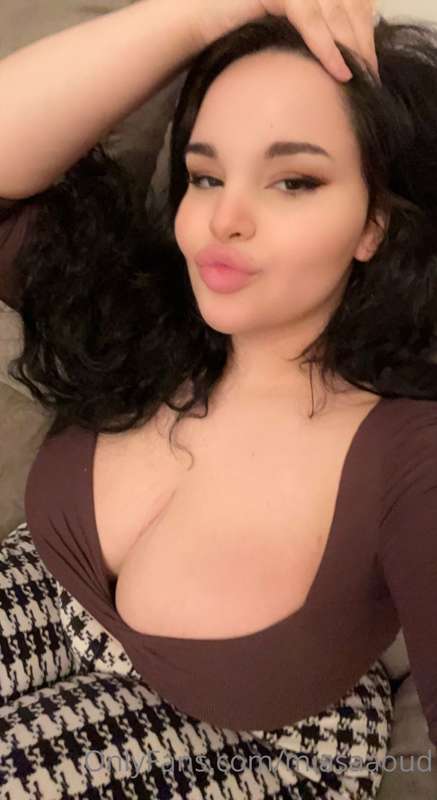 NAUGHTY LIVE, FASHION NOVA BODY SUIT TRY HAUL. 

Going live ..
