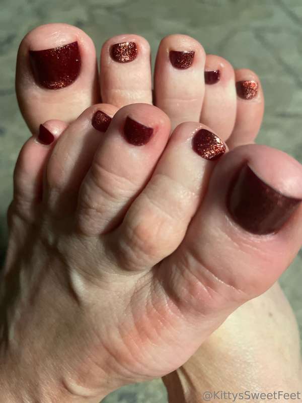 Soft, smooth skin and perfectly polished toes—nothing says i.. 6