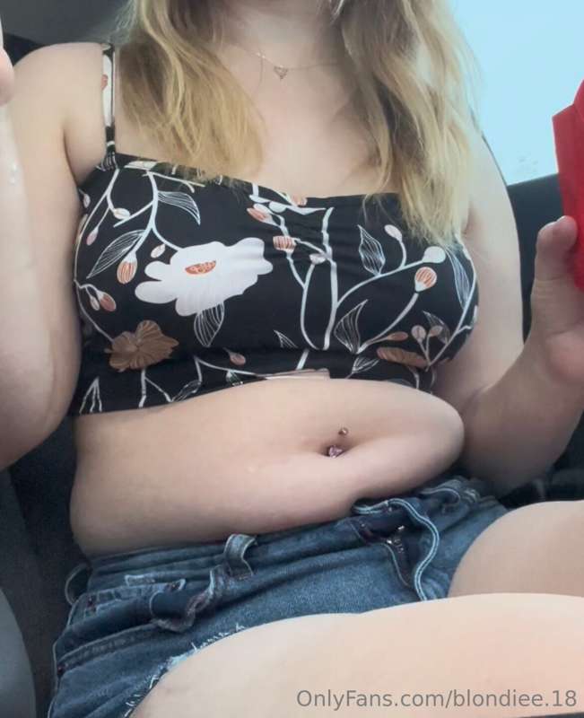 POV your girlfriend gets McDonald’s 

In this video your gir.. 1