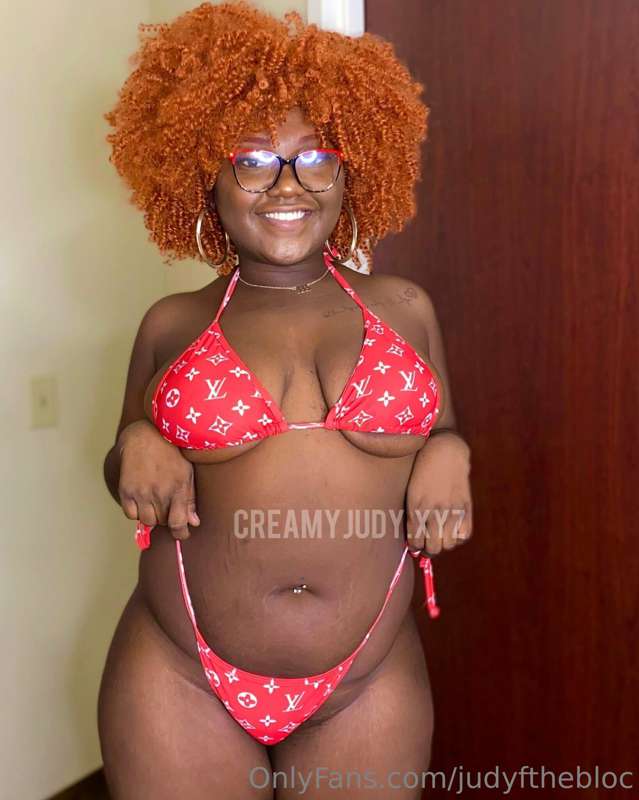 ## Front or back? 🍒❤️