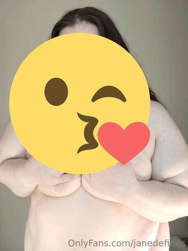There's a chance to see 👀 my FACE on exclusively on my VIP p..