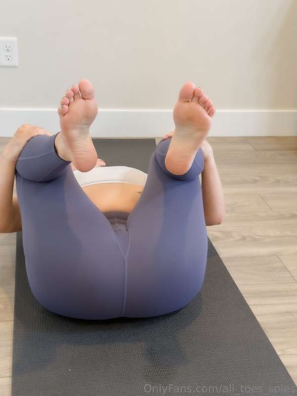 I have some more yoga poses 🤭 3
