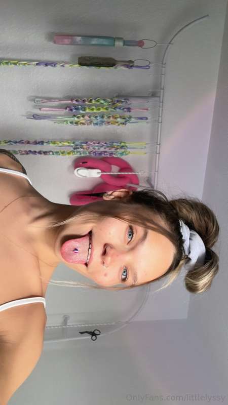 I rented a sex air b n b 😇😇 heheCum subscribe @lyssancris fo.. 6