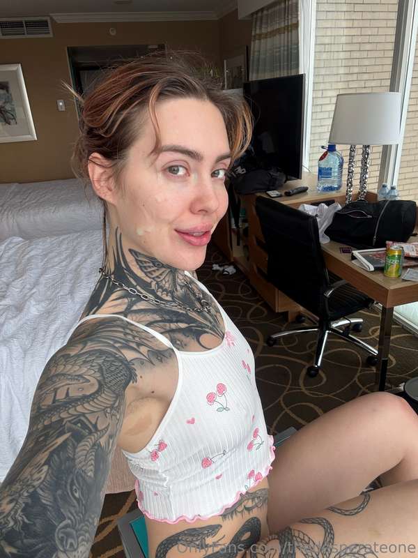 1 facial a day keeps the doctor away 🤷🏼‍♀️💦💦