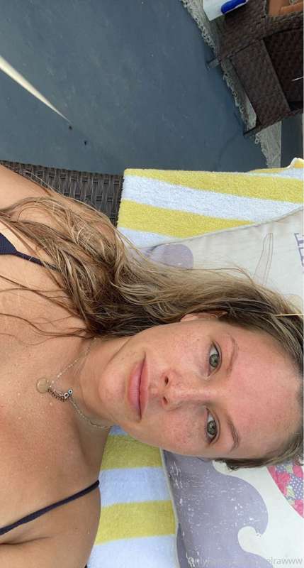 No makeup;no filter🖤