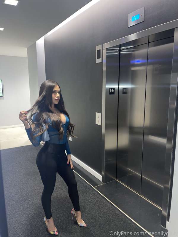 Friday night out 😏
Would you like me to make a video along w.. 1