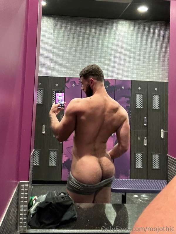 Sweaty booty ready for you to eat it 3
