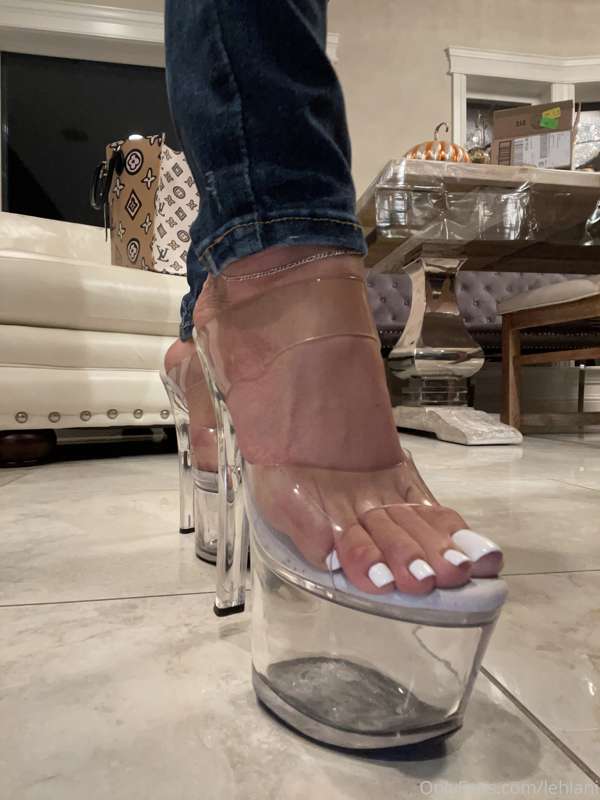 Feet crafted by heaven 😜🌸🕊 3