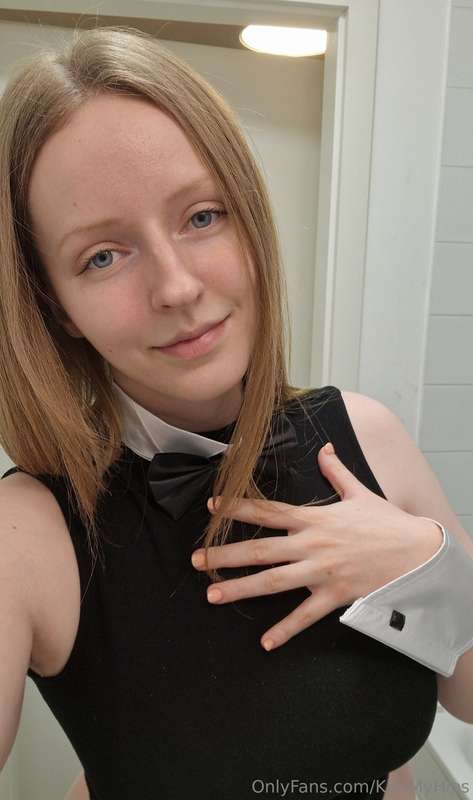 Bought a fake bowtie + cuffs. Supposed to be a women's size,.. 1