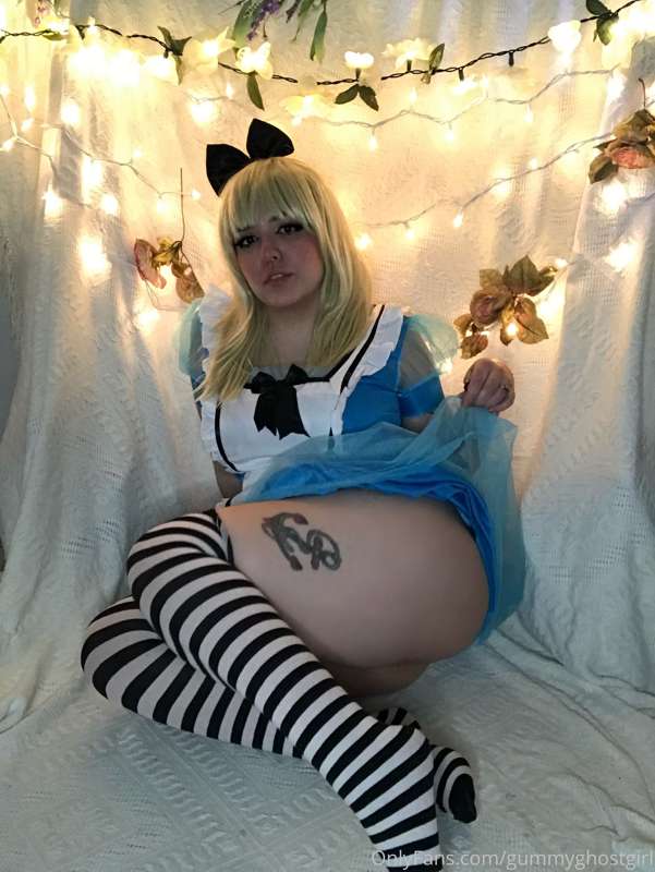 Cum down my rabbit hole and explore my wonderland 🐇 30