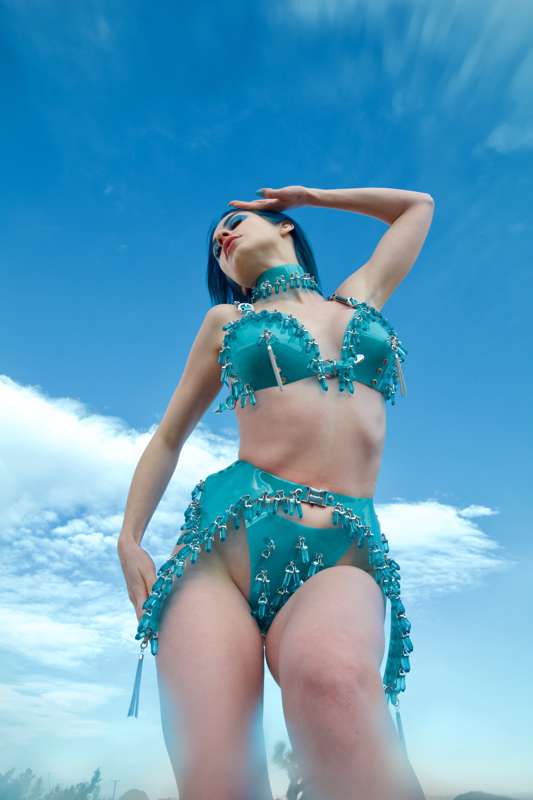Blu Angel 💙 

more juicy photos from my shoot with Marina Fi.. 2