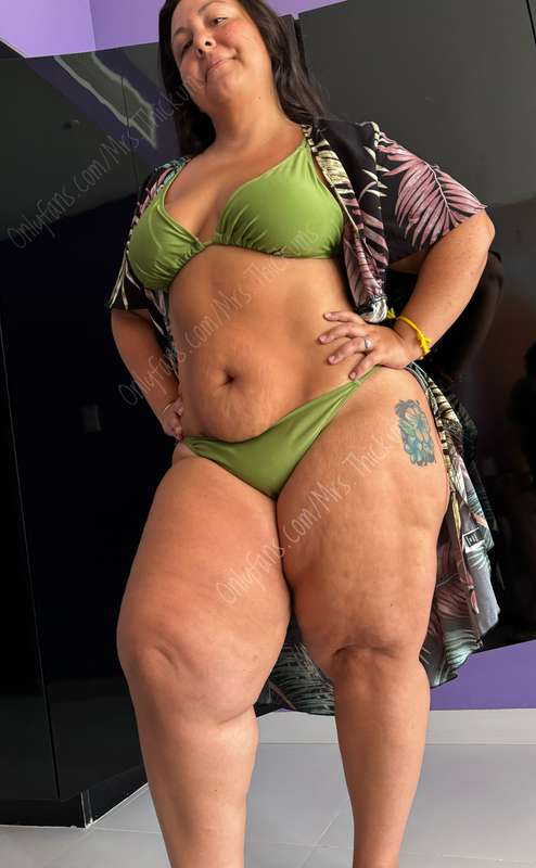I love my green thong bikiniWhat do you think? 4