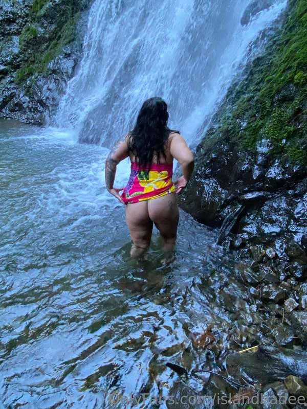 Throwback to one of my favourite spots in NZ.

Happy Friday ..