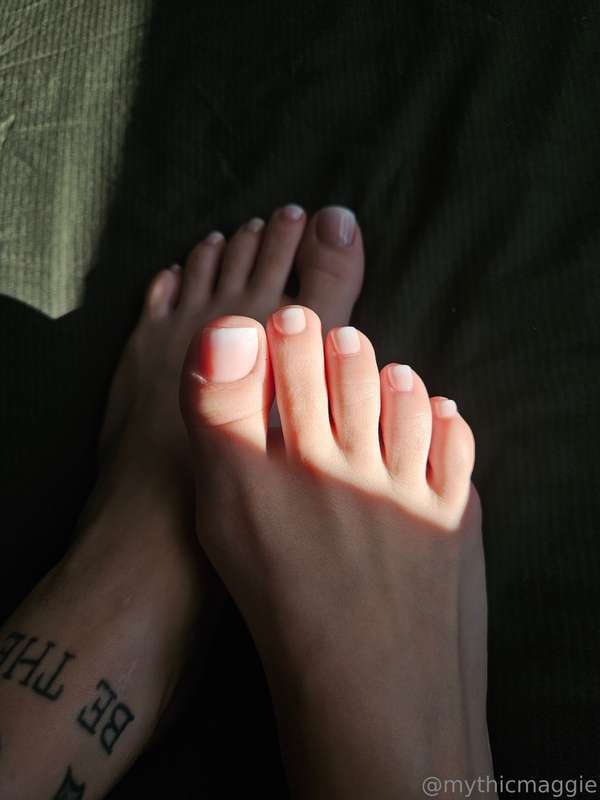I'm OBSESSED with my new pedi, it was worth every penny 💅 I .. 3