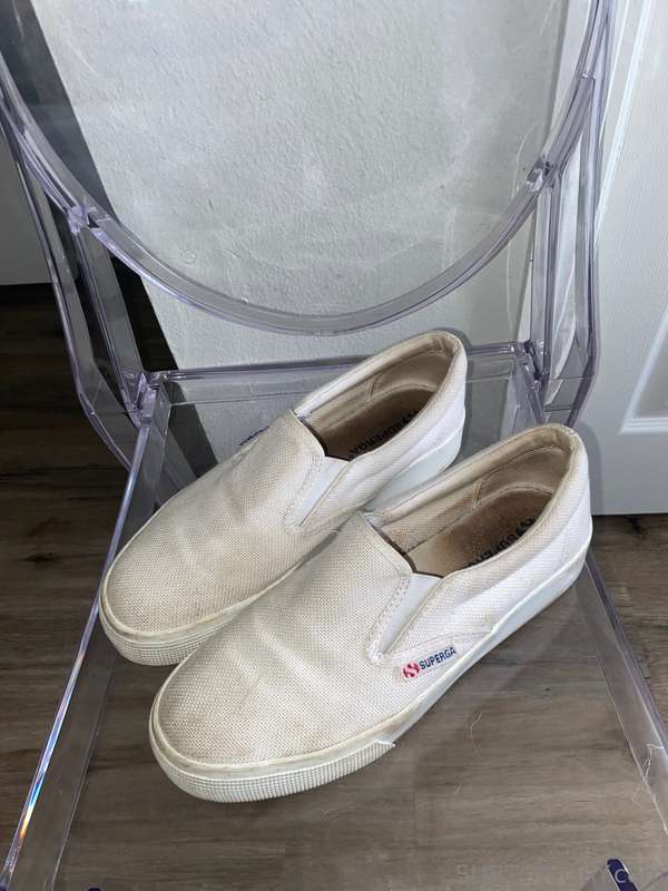 Worn shoe drop: -SHIPPING IN USA ONLY -dm me which pair you .. 15
