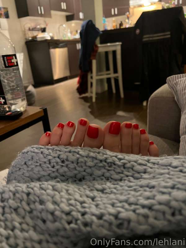 Toes poking out the blanket so cute ❤️ 1